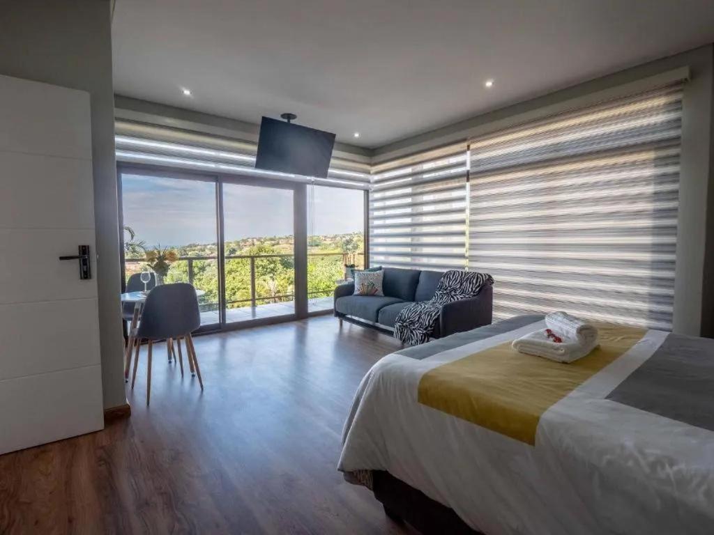 Ekuthuleni Modern Christian Guesthouse With Seaview Umhlanga Ruang foto